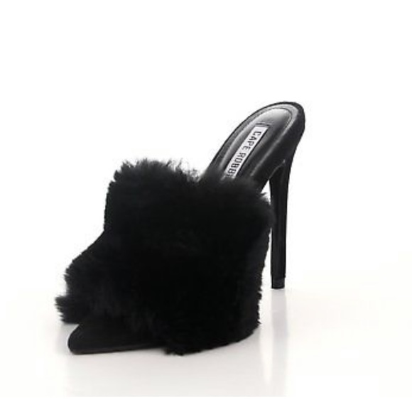 ❤️ 👠 SOLD!! Faux Fur mule heel 😍🥰😘 - Picture 6 of 8